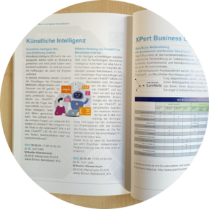 Aufgeschlagenes Programmheft der Volkshochschule Altenburger Land.