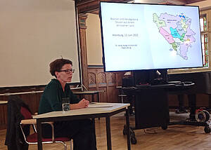 Dr. Heike Karge in der Aula der Volkshochschule Altenburg.