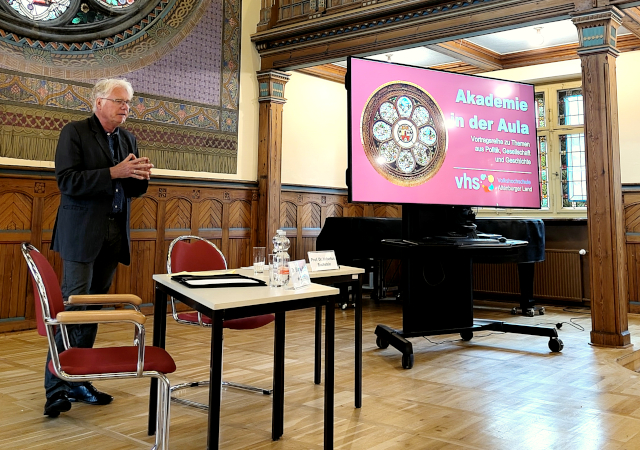 Öffnet die Seite 'Neuer Blogbeitrag: „Akademie in der Aula“ am 15. Juni 2026'
